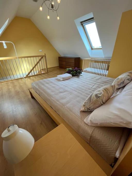 Apartament Hemingwaya Jelenia Gora Bagian luar foto